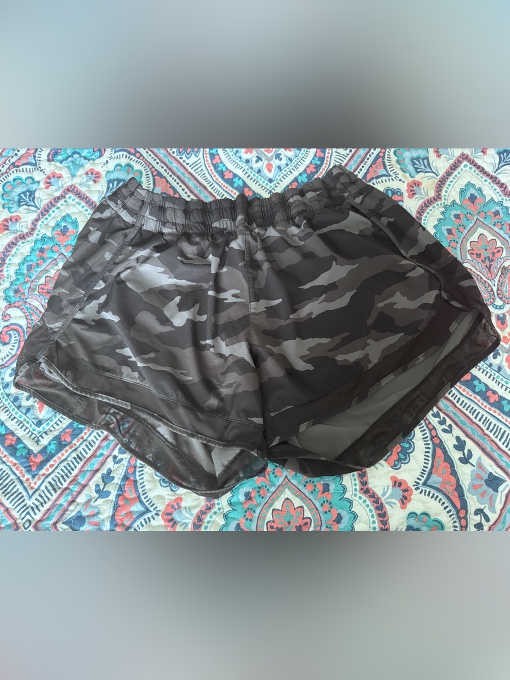 Athleta Printed Mesh Racer Run Shorts - Size XL - Black and Gray Camo Print